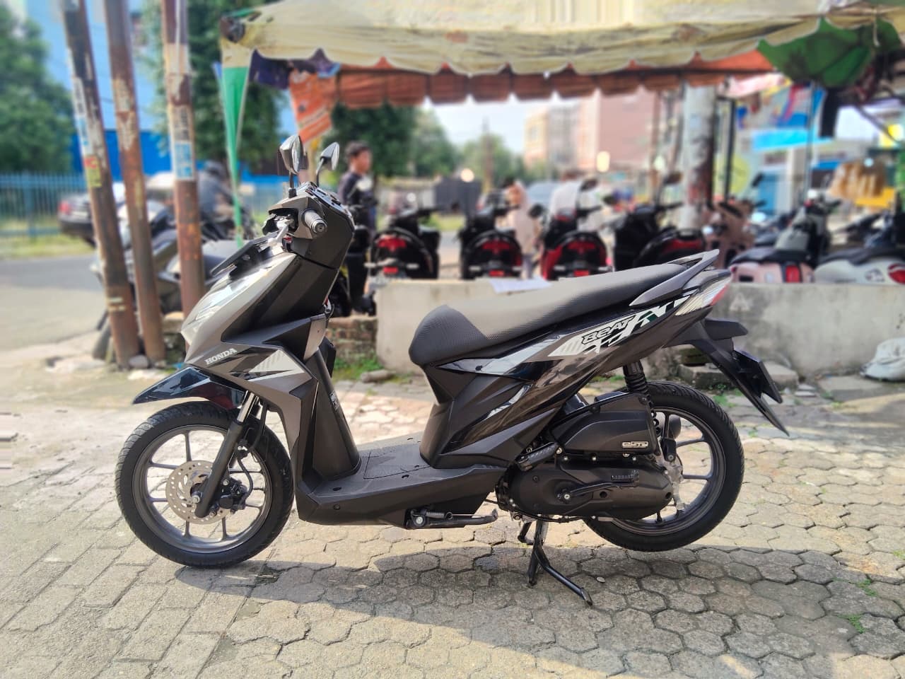 HONDA CB 2023
